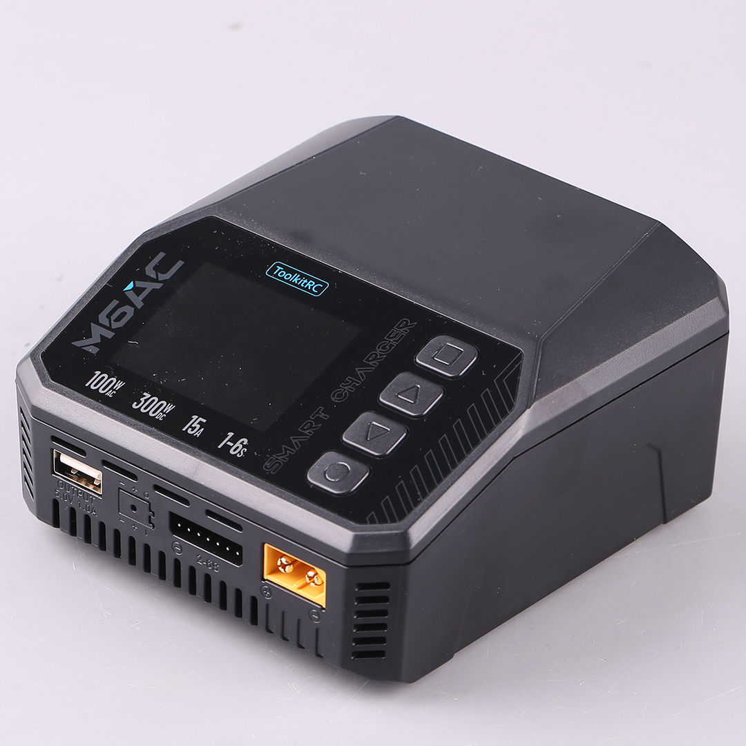 ToolkitRC M6AC 15A 300W Multif - Rc Hobby Charger incelemesi ve fiyatı